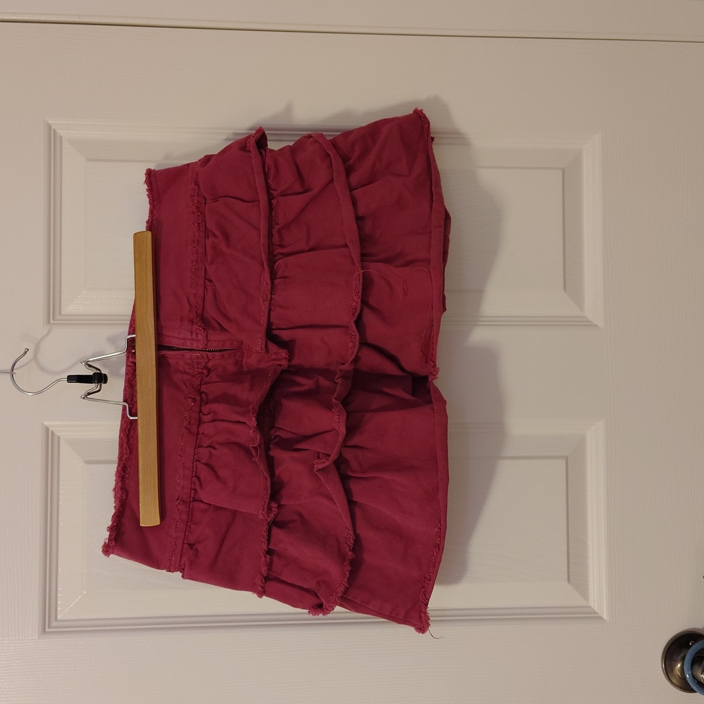Size Medium Juicy Couture Jeans Burgundy Ruffled Mini Skirt - Picture 2 of 7
